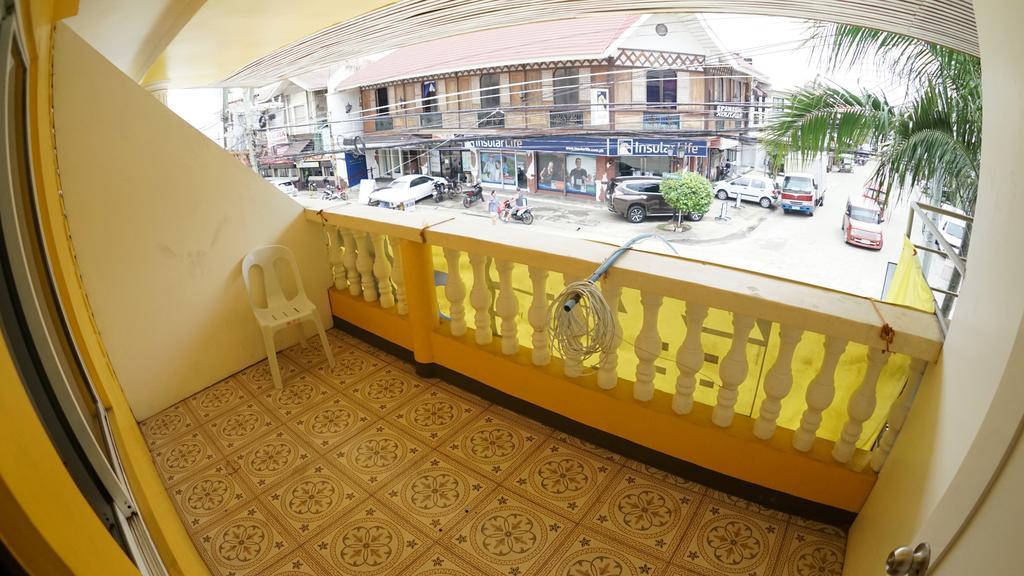 Hotel U Feel Fun House Dumaguete City Exterior foto