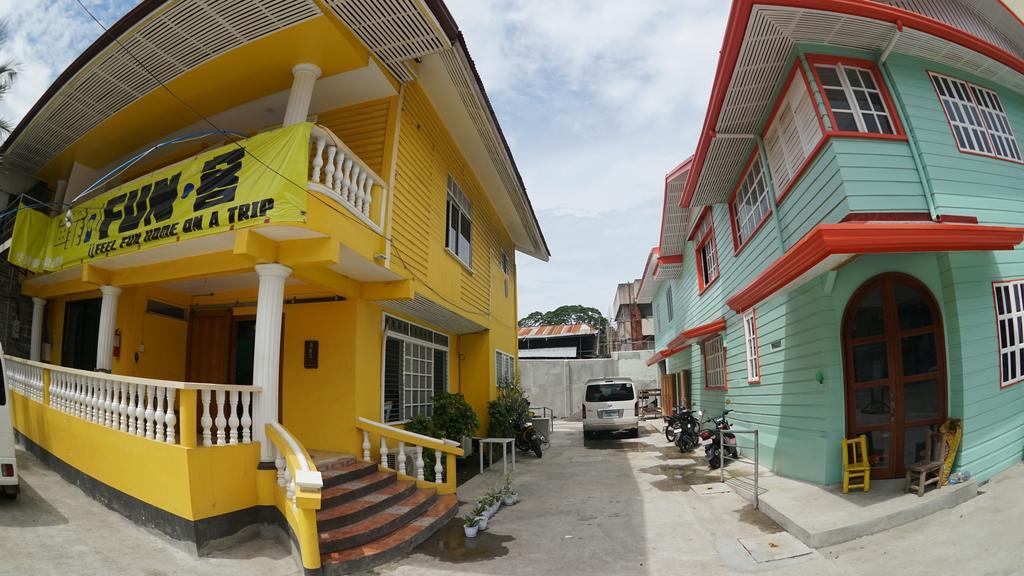 Hotel U Feel Fun House Dumaguete City Exterior foto