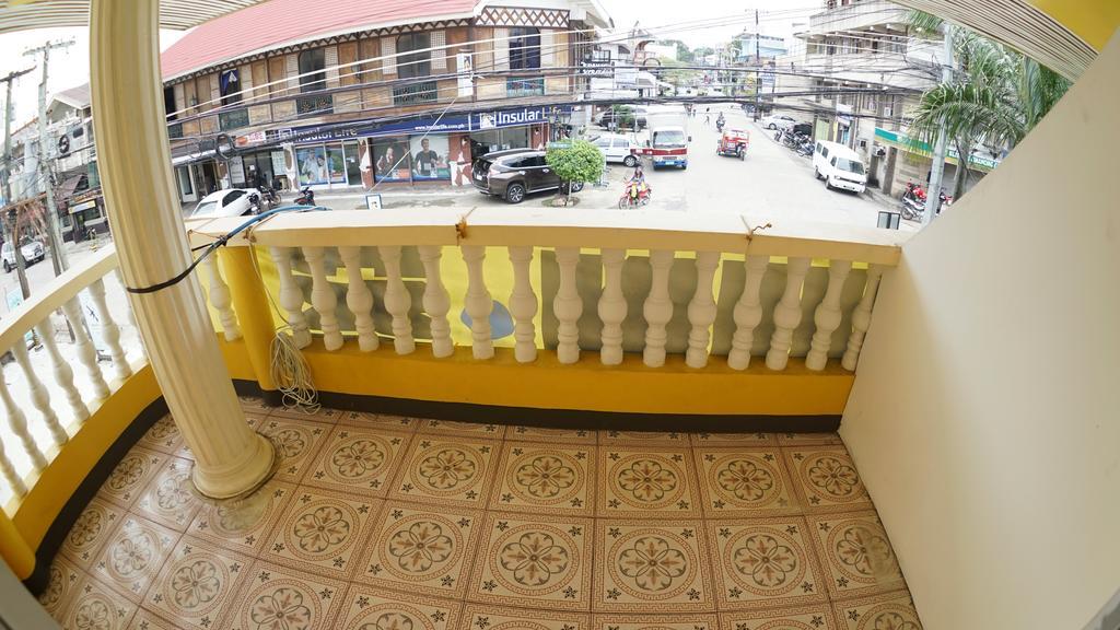 Hotel U Feel Fun House Dumaguete City Exterior foto